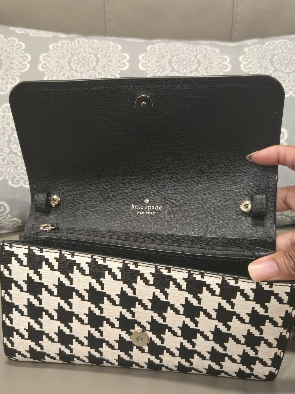 kate spade New York Black & White Houndstooth Convertible Wallet Crossbody Set